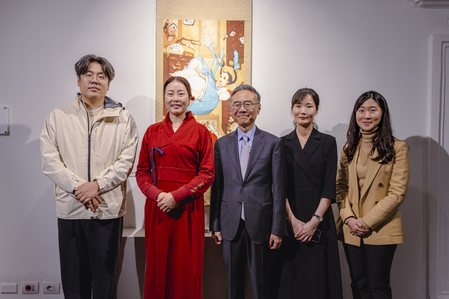 (왼쪽부터) 나승규 대표, 우나영 작가, 김준구 주이탈리아대한민국대사, 김누리 주이탈리아한국문화원장, 전예진 전 주이탈리아한국문화원장