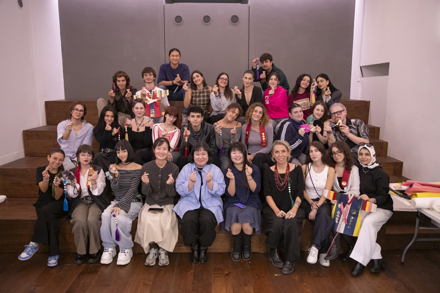 국립로마미술대학교(Accademia di Belle Arti) 학생 대상 한복 디자인 워크숍 모습