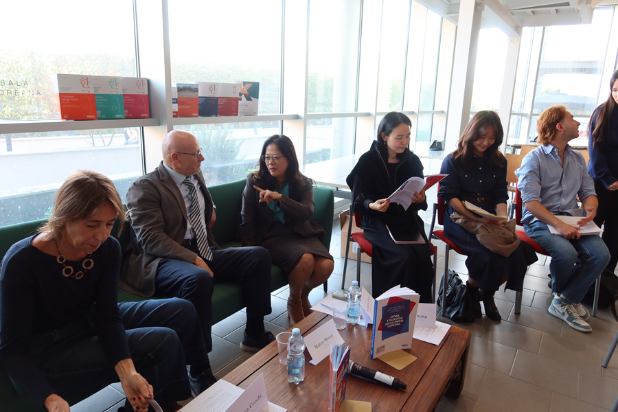 로마 사피엔차 대학교에서 진행된 한국어 교육과 학습에 관한 세미나 모습