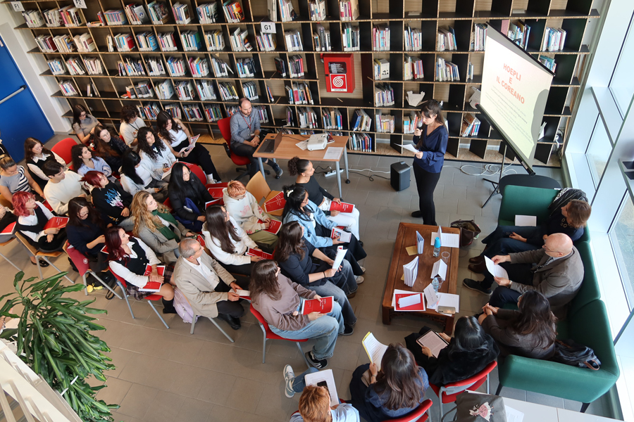 로마 사피엔차 대학교에서 진행된 한국어 교육과 학습에 관한 세미나 모습