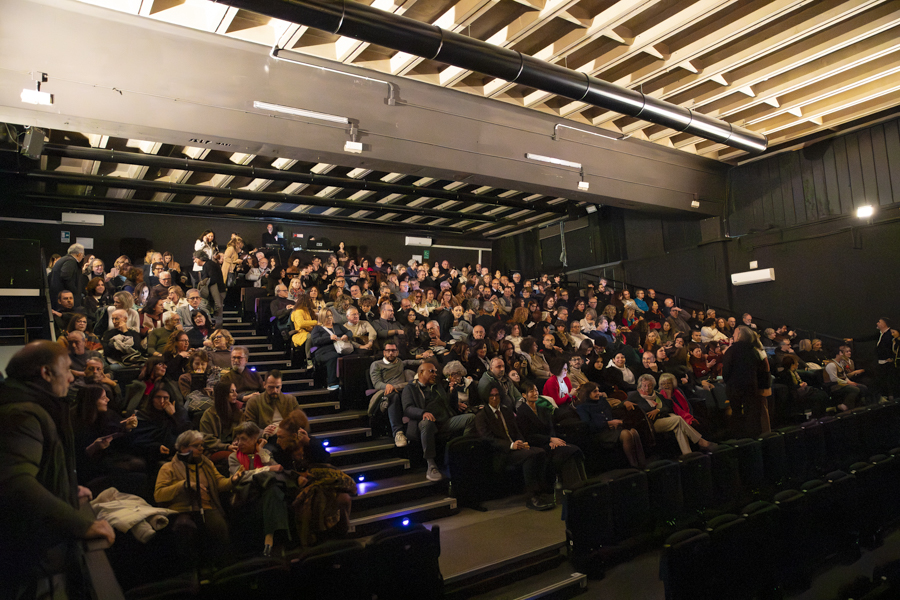 바리와 로마에서 개최된 현대무용 공연 <제(祭), 타오르는 삶> 모습