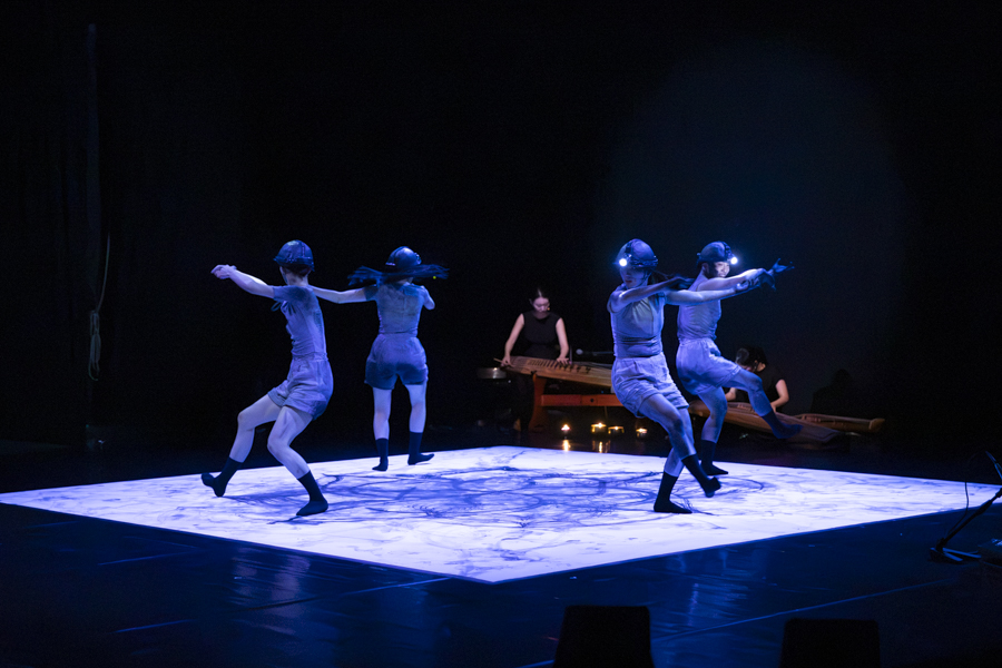 바리와 로마에서 개최된 현대무용 공연 <제(祭), 타오르는 삶> 모습