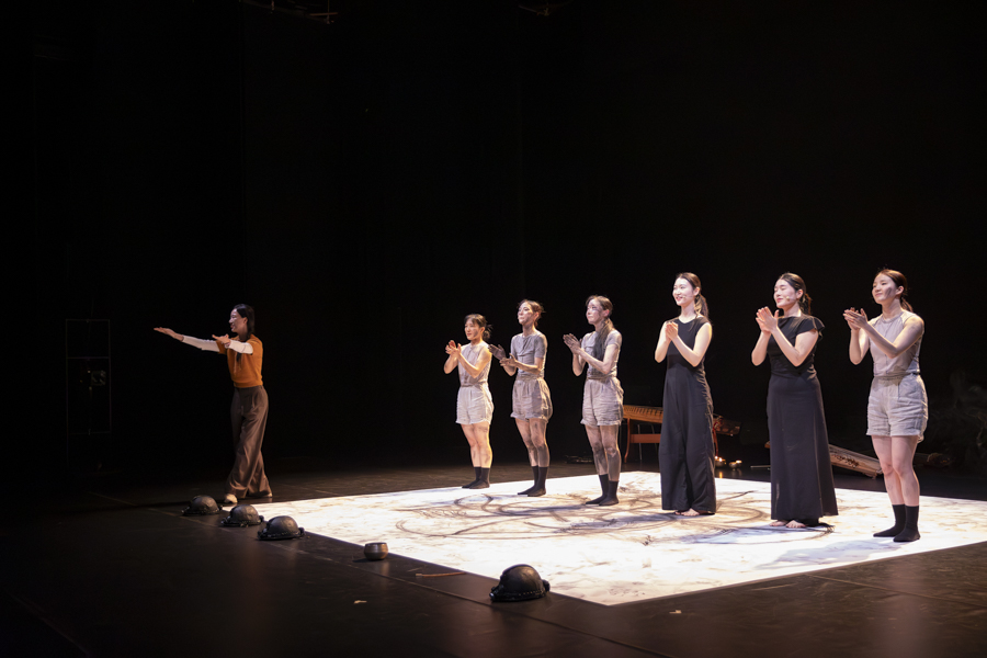 바리와 로마에서 개최된 현대무용 공연 <제(祭), 타오르는 삶> 모습