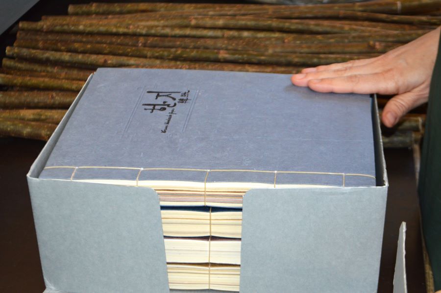 국립로마미술대학교에서 진행된 안치용 한지장 워크숍 모습