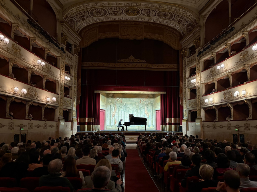 피아니스트 조성진 3.14 피렌체 공연 모습