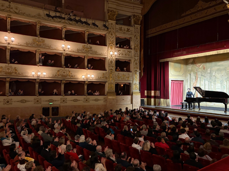 피아니스트 조성진 3.14 피렌체 공연 모습