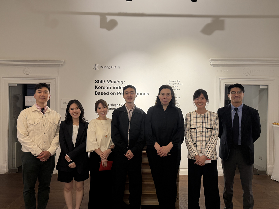 현대미술 순회전 STILL MOVING 개막식 모습