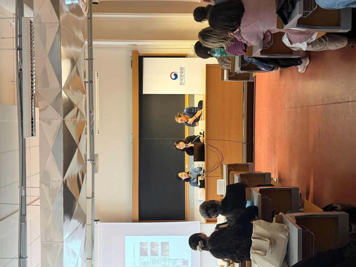 로마 사피엔차(Sapienza) 대학교에서 개최된 드라마 “이 사랑 통역 되나요?”의 유영은 감독과 이현영 PD의 특강 모습