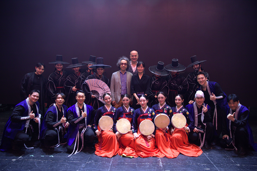 주이탈리아한국문화원 10주년 계기 HARMONY OF LIGHT 공연 모습
