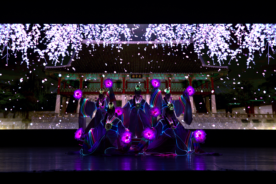 주이탈리아한국문화원 10주년 계기 HARMONY OF LIGHT 공연 모습