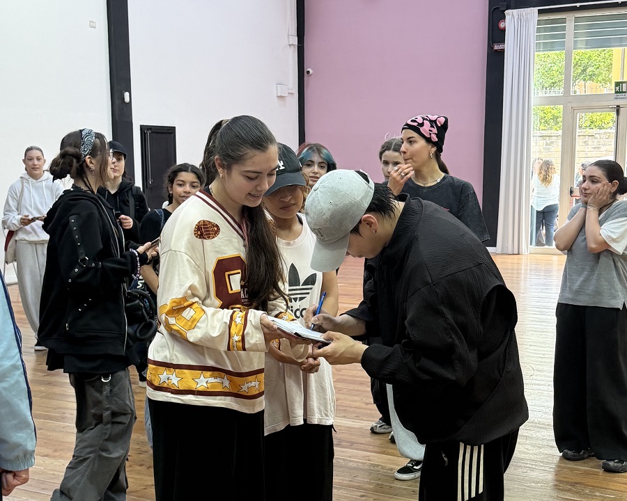 RYU.D 안무가 K-팝 워크숍 모습