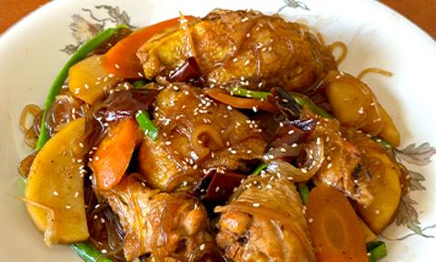 LA COREA NEL PIATTO con Memisshi - Jjimdak(pollo brasato) in stile di Andong 안동찜닭