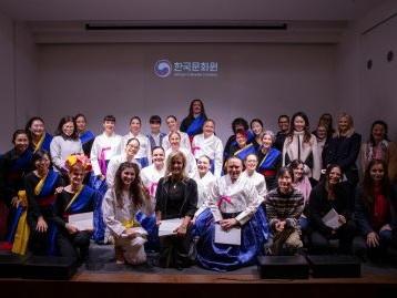 Saggi di fine anno dei corsi di cultura coreana